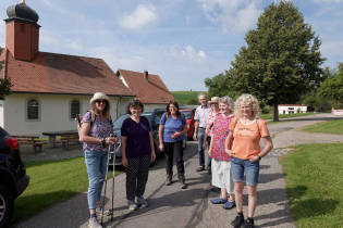 Zur großen Freude: Endlich bei herrlichem Wetter konnte das Gemeindeteam Herrischried zusammen mit Regina Jaeckel (zweite von rechts) endlich den Kapellenwanderweg Nummer 1 einweihen.